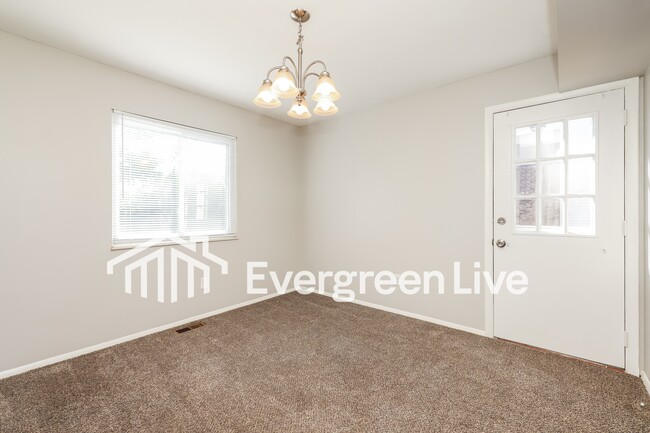 Photo - 5620 Northford Rd