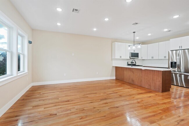 Photo - 277 Pearsall Ave Unit 2