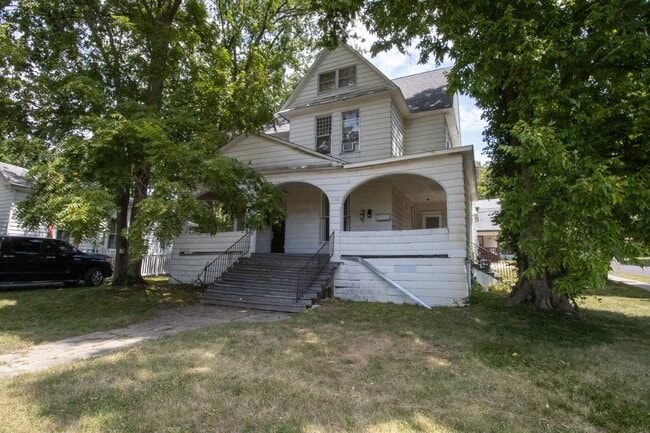 Photo - 116 S College Ave Unit Apt 2