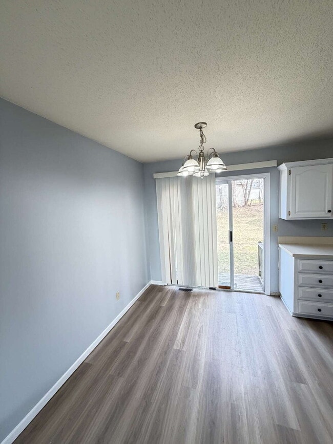 Photo - Newly renovated 2-bedroom 1.5 bath townhouse Near Merle Hay Mall!