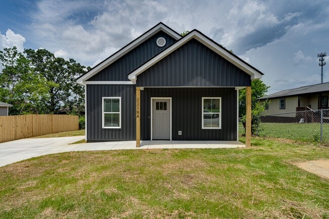 Building Photo - 2 BR 1 BA ADU - New Construction - Downtown Chattanooga
