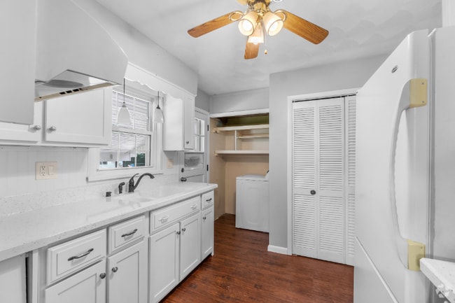 Building Photo - 4307 Quiet Way Rental