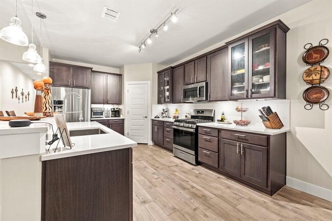 Photo - 20005 Lincoln Cove