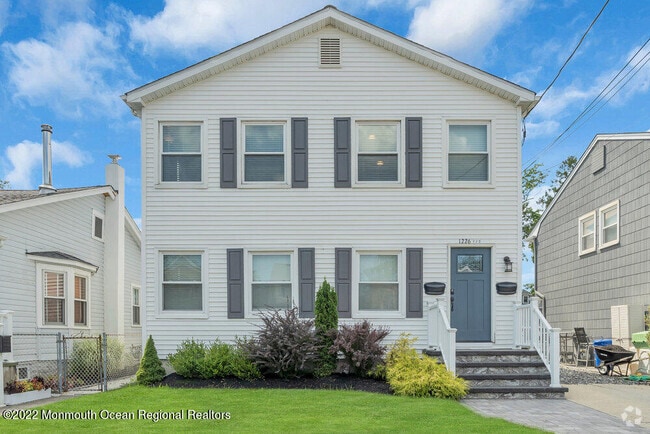 Building Photo - 1226 1/2 Briarwood Rd- Rental