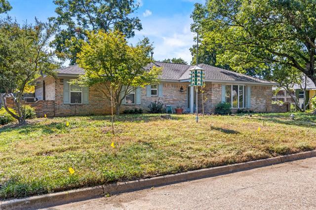 Photo - 2425 Nottingham Pl