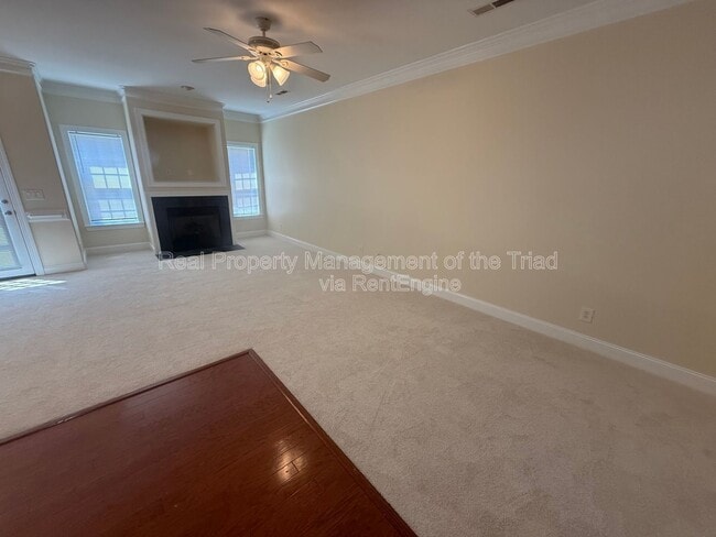 103 Southlake Ct