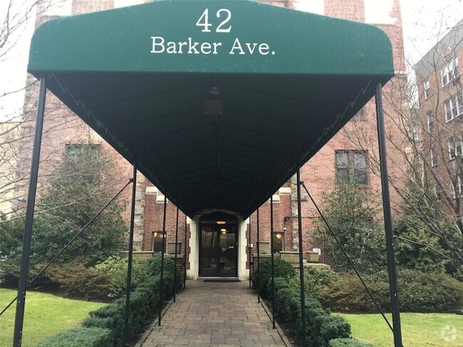 Building Photo - 42 Barker Ave Unit 6F Rental