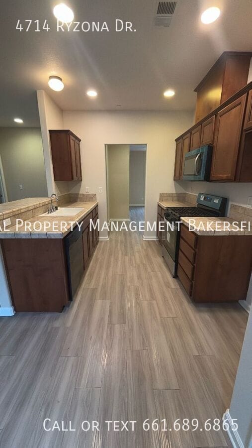 Building Photo - 4714 Ryzona Dr