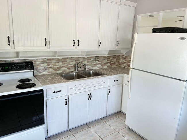 Photo - 2 bed 1 Bath House in Ideal Location in St Pete