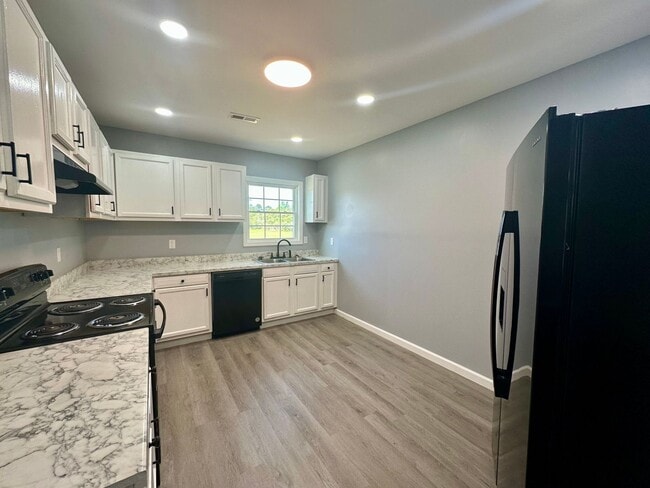 Photo - 960 Mayfield Dr