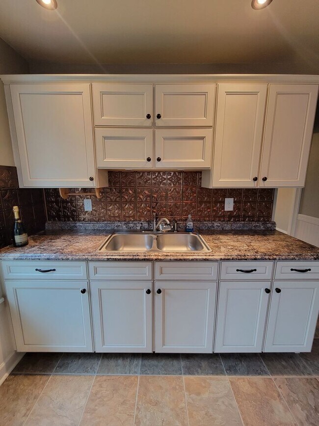 Photo - 5176-5178 Greenvillage Road Unidad 5176B