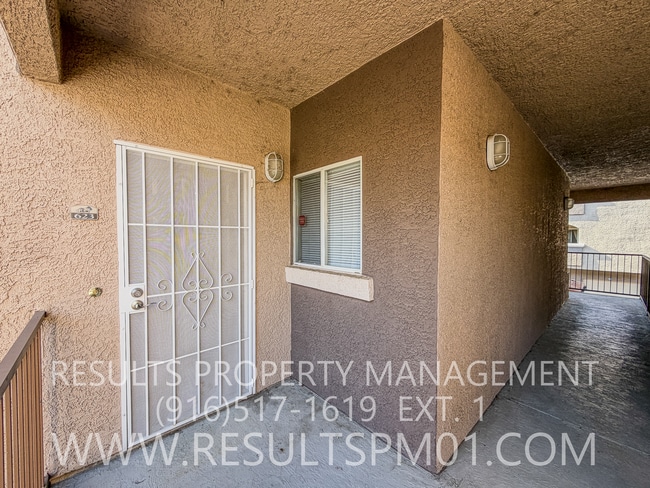 Photo - 1 Bed 1 Bath Roseville Condo with Attached Garage