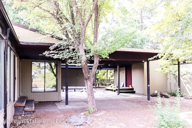 Photo - Taylor Ave Tri-Plex Unit 323