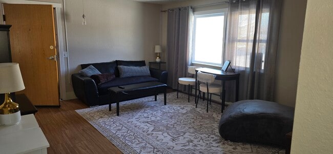 Building Photo - 1208 Denali St