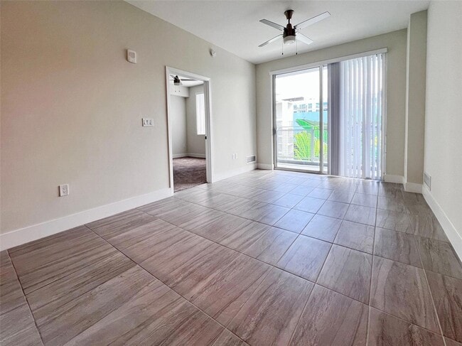 Photo - 120 N Compass Way Unidad 701