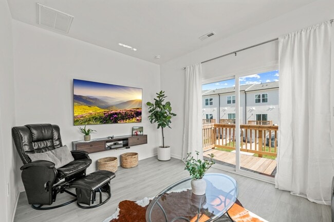 Photo - 1955 Robin Hill Ln