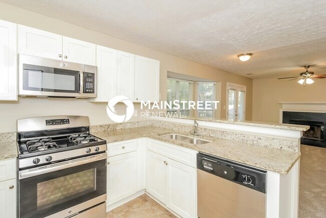 Photo - 4 Bedroom Pet-Friendly Home in Austell, GA with Main Street Renewal