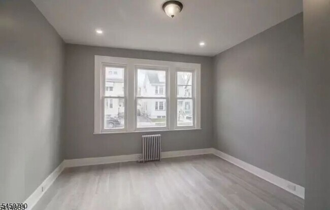 Photo - 127 Brookwood St