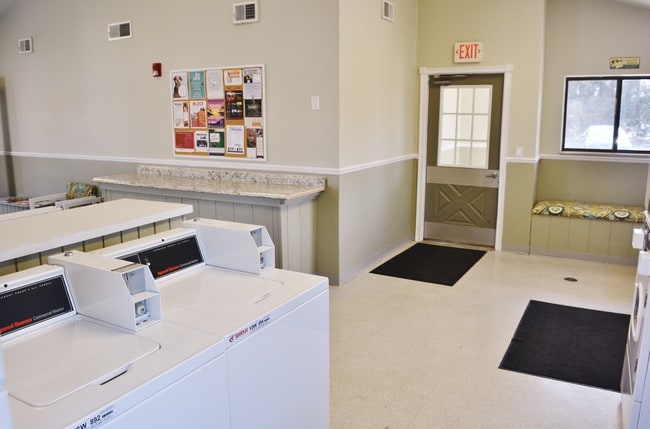 Photo - Fairway Club Apartments