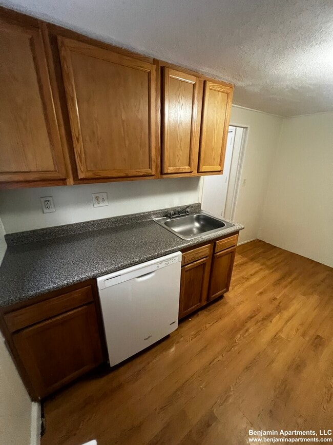 Photo - 117 Sutherland Rd Condo Unit A