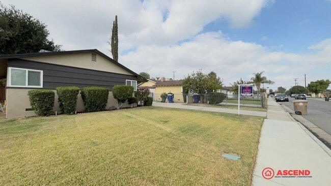 Building Photo - Charming 3 bedroom Home Off Ming and Hughe...