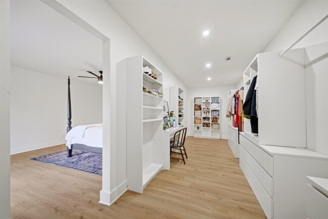 Photo - 8052 Perry Ln