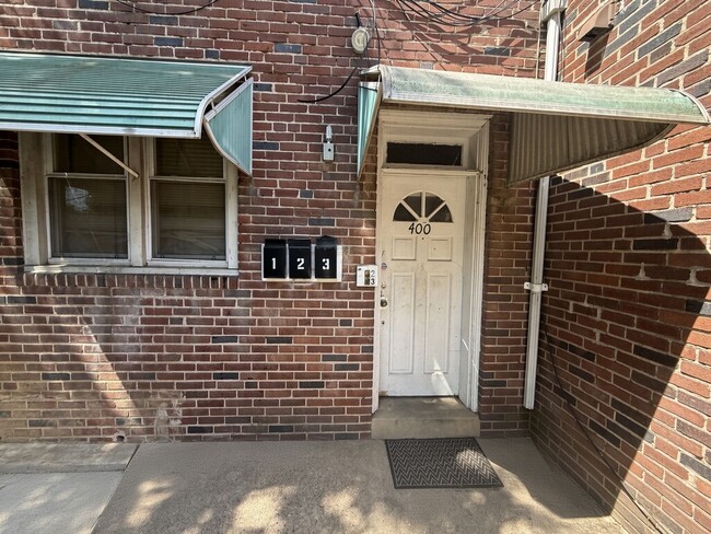 Building Photo - 400 N Springfield Rd Unit 2
