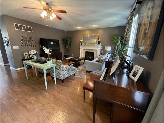 Photo - 3744 Jonathan Rdg