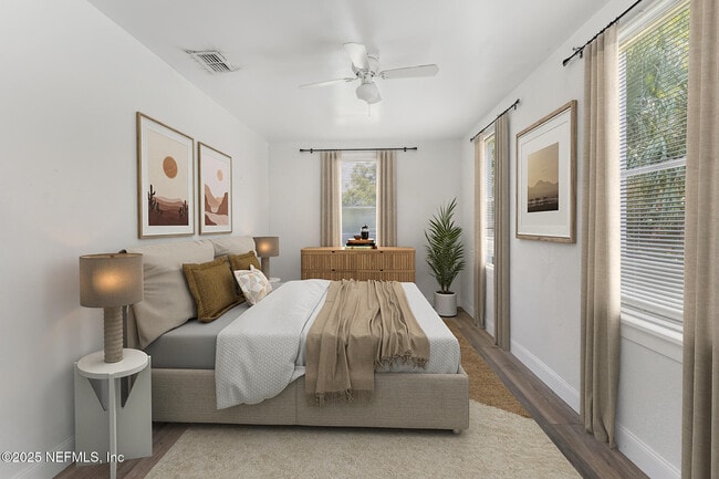 Photo - 1018 W 23rd St