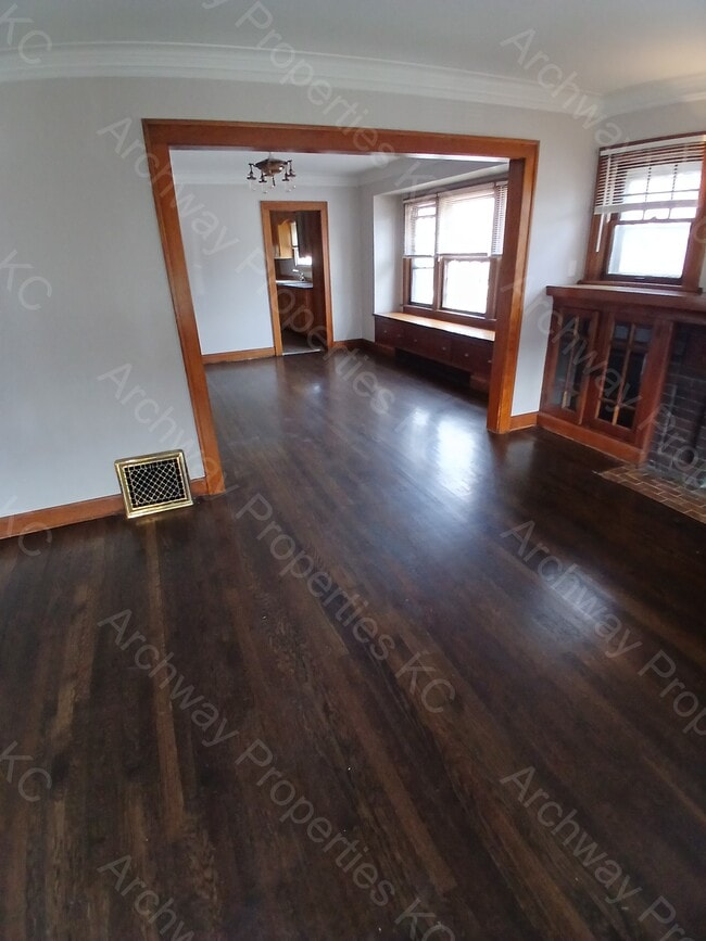 Photo - 1900 Grandview Blvd