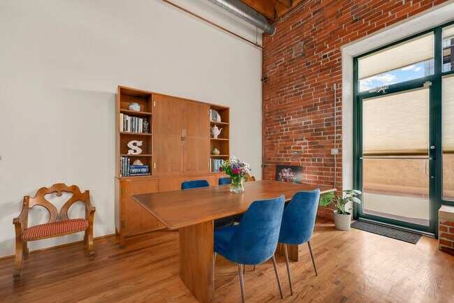 Dining Area - 1800 Lawrence St Unit 103