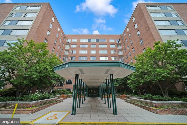 Building Photo - 4301 Massachusetts Ave NW Unit 6006 Rental