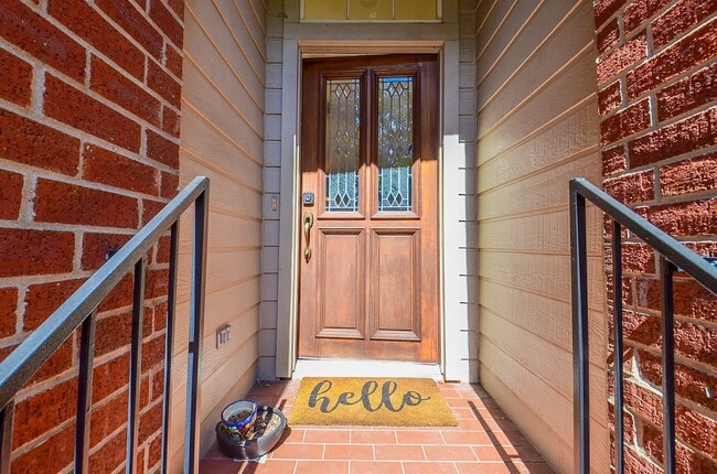 Photo - 227 McGowen St