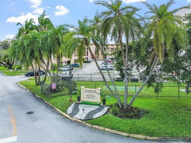 Building Photo - 8889 Fontainebleau Blvd Unit 204