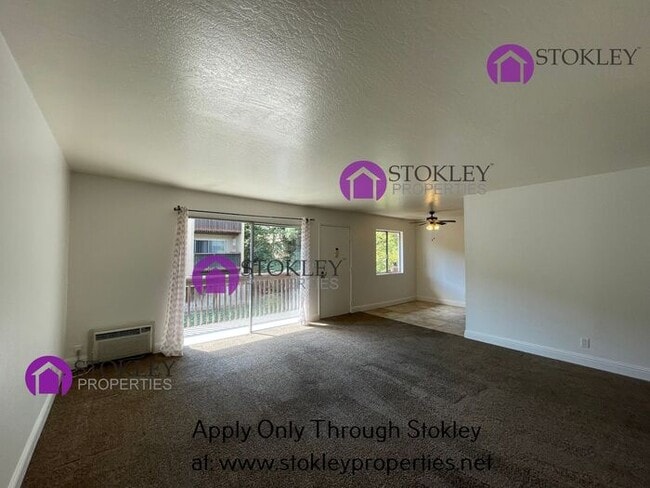 Photo - 1060 Oak Grove Rd