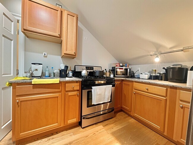 Photo - 21 Chestnut Hill Ave Unit 3