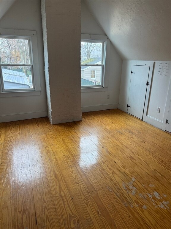 Photo - 967 Bedford St