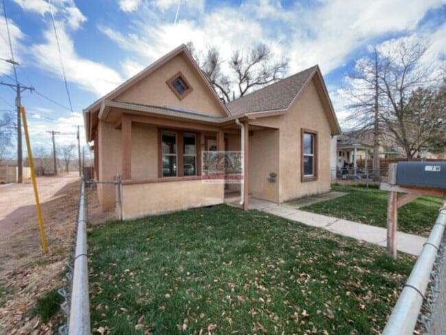 Building Photo - completely remodeled home near downtown