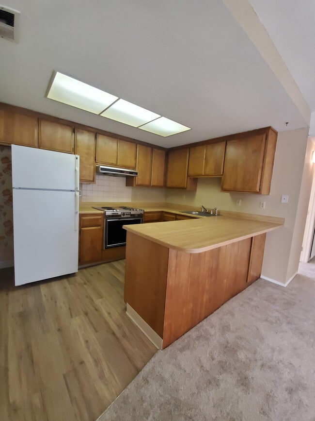 Photo - Roseville 2 Bedroom Duplex, New Carpet, Central Heat and Air, Large Fenced Yard