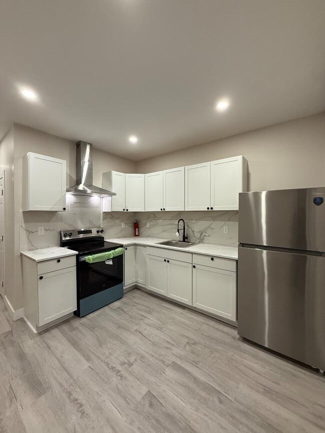 Photo - 30 Slingerland St