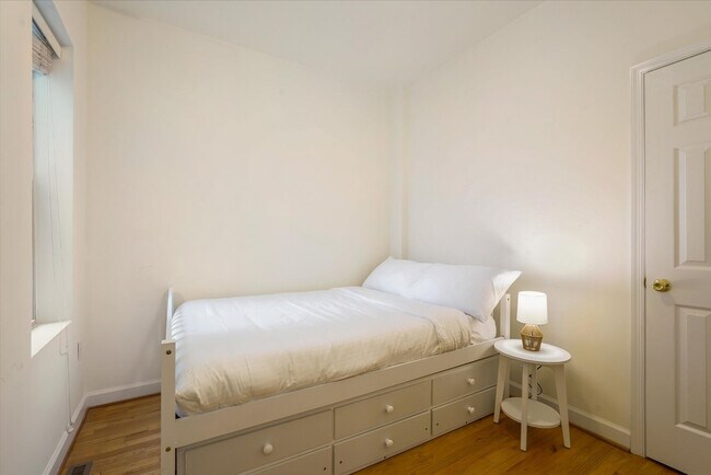229 8th St NE Unit SI ID1587689P