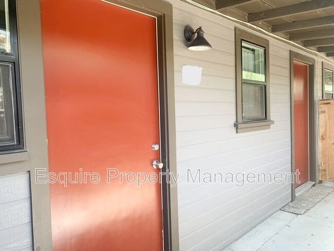 Building Photo - 309 HILL Unit 104
