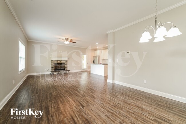 Photo - 8 E Newnan Rd