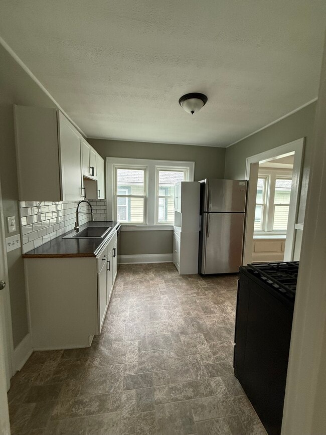 Kitchen - 2099 Waterbury Rd Unit Waterbury Road