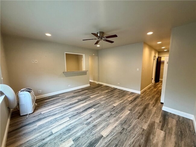 Photo - 327 3rd St Unidad B