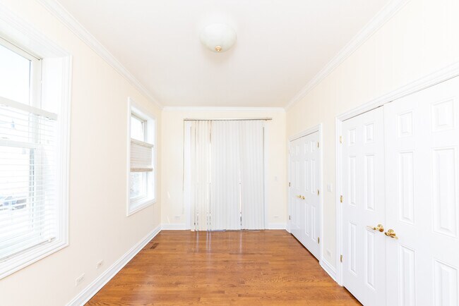 4145 N Milwaukee Ave Unit 2
