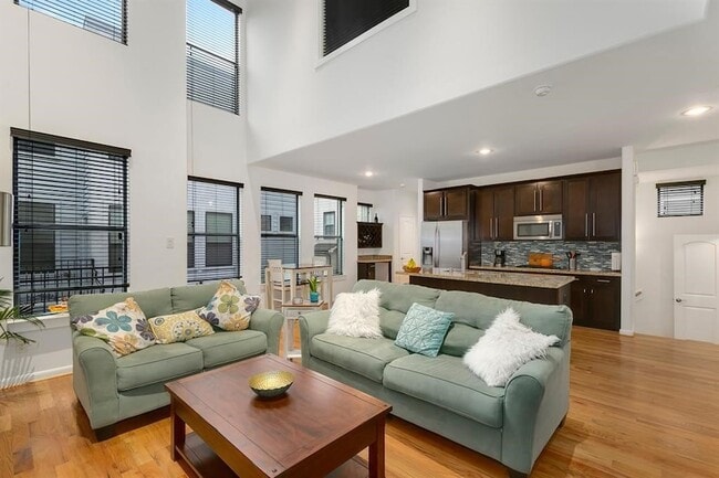 Building Photo - 1841 Radcliffe St