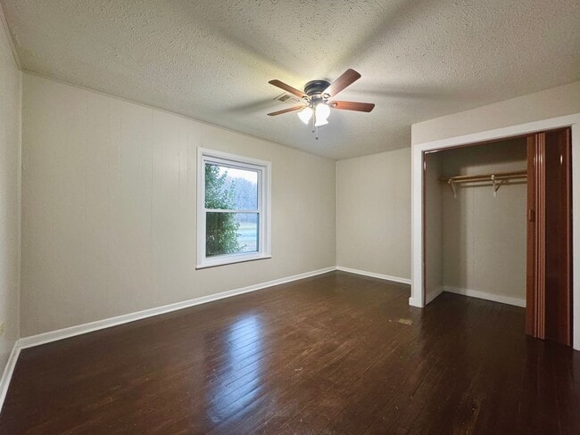 Photo - 2 Bedroom/ 1 Bath Home Between Cave City and Batesville! Unit 5155 N St Louis