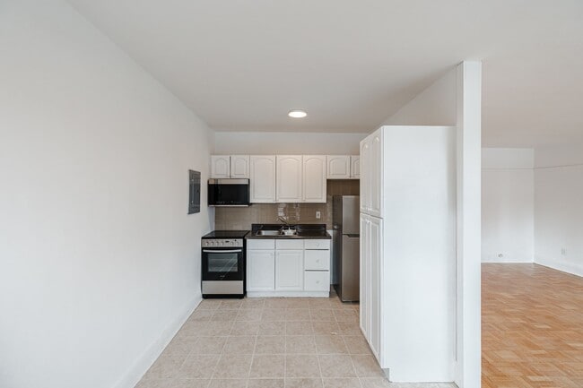 Photo - 110 Wellesley St E Unité 402