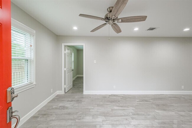 Photo - 6816 Hwy 35 Bypass